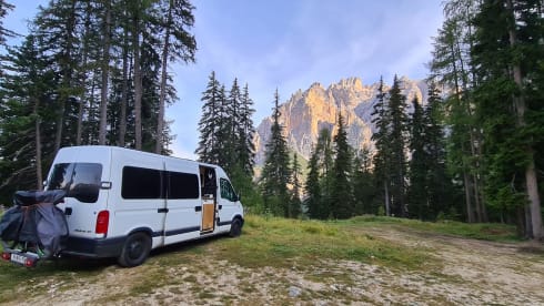 Onnie – Onnie on the Road | Offgrid Vanlife