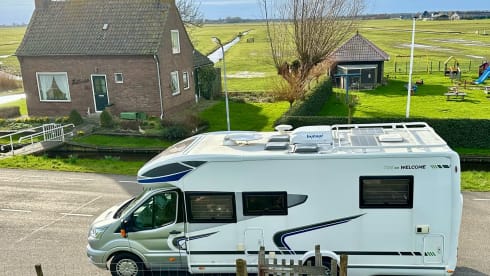 5 person Luxury camper with barbecue included 