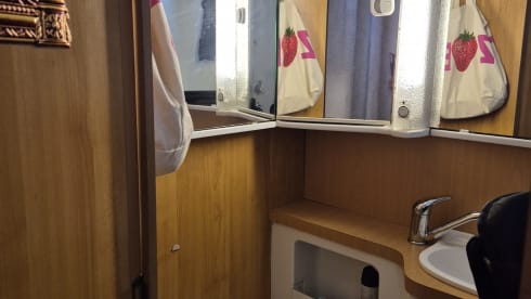 Hurbey π€© β πͺ΄πͺ΄ Off grid retro Hymer ππ