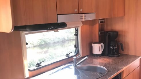 Beautiful, spacious camper with heating and air conditioning