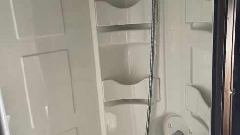 Big Bertha – 6 berth Roller Team 