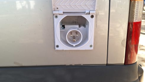 Bruno – 2p Ford bus uit 2002
