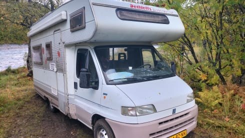 4p Dethleffs alcove from 1996