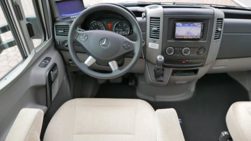2p Mercedes-Benz semi-integrated uit 2016