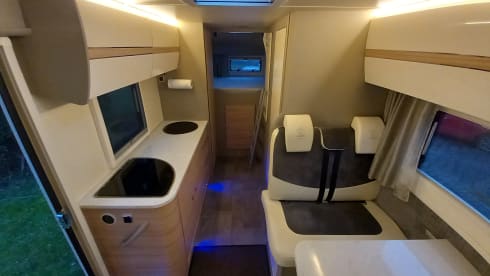 Raumwunder  – Maple Canada AD