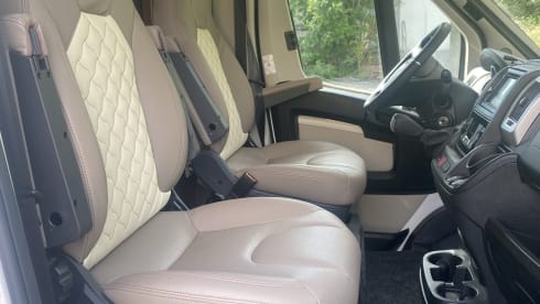 Argos 747 – Modern, bright, comfortable space miracle