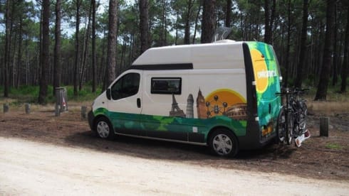 Type 2B – Cool camper with a big bed