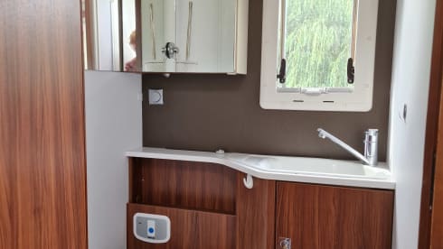 5p Adria Matrix 670SL semi-integrated from 2017