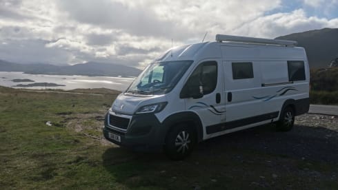 Lorna Marie – Luxury 3 Birth Camper 
