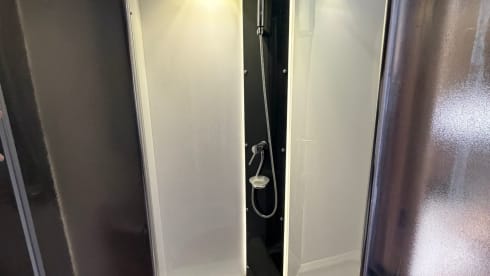 Rami – Ford camper met 5 slaapplaatsen uit 2015