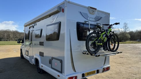 Majestic – Our fully loaded 6 berth motorhome