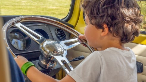  Buttercup – Classic VW T2 Campervan