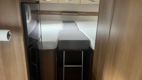Maudje – Super nice family camper length beds and lifting bed 