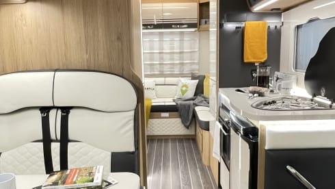 Phoenix – Luxury 4-6 Berth Roller Team Auto-Roller 747 AUTOMATIC - Fully Insured