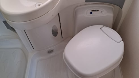 Spacious 6-person. family camper complete