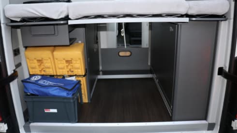 4 personen  – 4p VW GRAND CALIFORNIA automatic all luxury toilet and shower BJ 2022