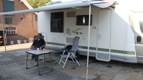 Super nice Mc Louis 4 person camper with various extras