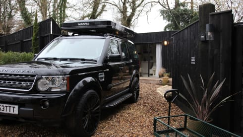 The Rig – LANDROVER DISCOVERY HSE WITH 4 BERTH iKAMPER ROOF TENT