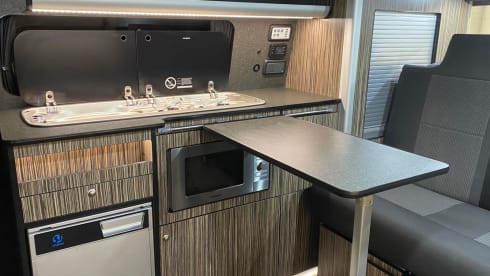 Cooper the Copper Camper – 4 berth Volkswagen bus from 2021