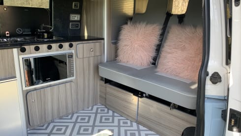 Penelope – Luxury VW T6 4 berth Campervan
