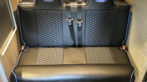 Sigma – Ford Transit Wohnmobil mit 2 Schlafplätzen