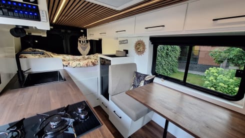 Spacious, modern and complete Off-Grid 2P Campervan
