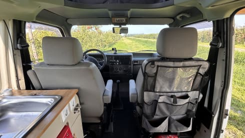 Betty – GoBetty: 2p Volkswagen campervan LWB