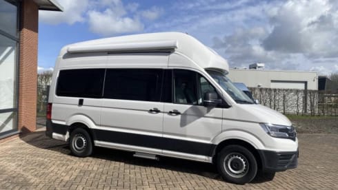 4 personen  – 4p VW GRAND CALIFORNIA automatic all luxury toilet and shower BJ 2022