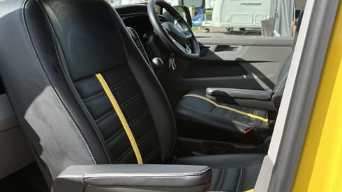 Sunny – Noleggio camper di lusso VW. Con sede a Glasgow, Scozia. 
