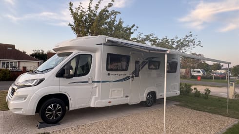 Nansi  – Compass 196 6 berth Motorhome 