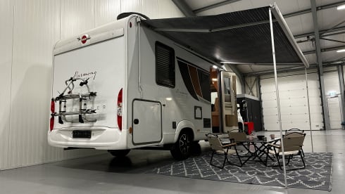 Jelle  – 4pers burstner semi-integrated with queen bed