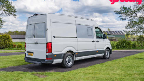 Fluistercamper – 100% electric VW Crafter, 2 persons, interior 2023