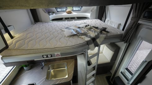 New luxurious Ford Benimar 463 semi-integrated 06/2025 AUTOMATIC