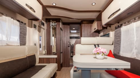 cocoon 463 – 5p Benimar semi-integrated uit 2019