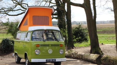 Westfalia – Wonderful Classic Camper Rent! Oldtimer VW minibus hire - T2 Westfalia
