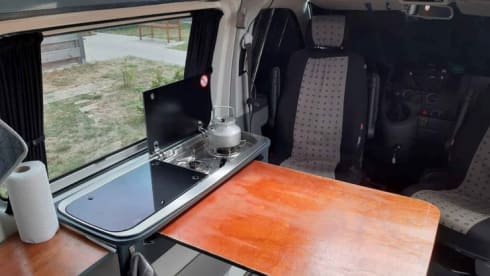 Buurman&Buurman – Camper VW T5 con tendalino e posto letto in piano