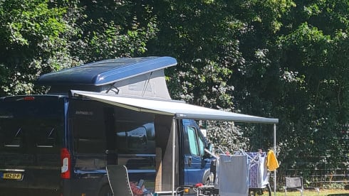 Fiat Hymercar Emmen  – Complete 4 Pers. Fiat Hymer Yellowstone Buscamper Sleeping Roof Model 2018. 