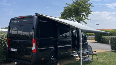 The Adventure Van – Sunlight Adventure 6.40 NOUVEAU (mai 2026) Camping-car, porte-vélos, panneau solaire 