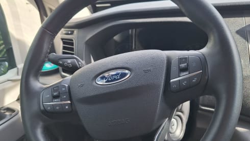 Charlie – 3p Ford Challenger semi-integraal uit 2023