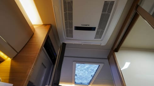 Tortuga  – Luxurious 4 sit Camper FULLY EQUIPPED Solar Generator 4000w