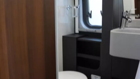 Luxury Mobilvetta Admiral 5.1