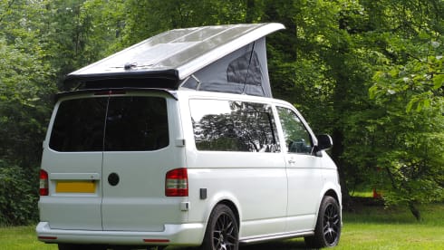 Luna – Luna luxury VW campervan SW everything included 