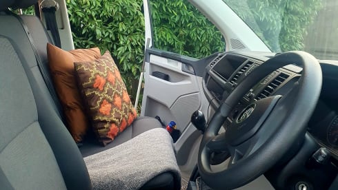 STEFAN – 4 berth Volkswagen campervan from 2018