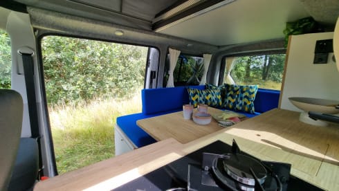 Two-toner  – Bakker Bus camper 2 pers. two-toner / off-grid