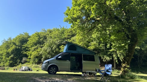 Iona – LWB 4 Berth VW Transporter with 'king size' bed & pop top