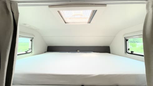 FamilyTime – 5p Knaus semi-integrated from 1996