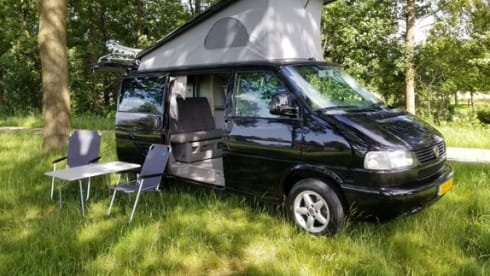 Black Pearl – Go on an unforgettable road trip with this luxury VW T4 Westfalia