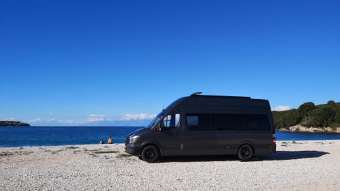 Luxurious and attractive off-grid Tiny House on wheels!