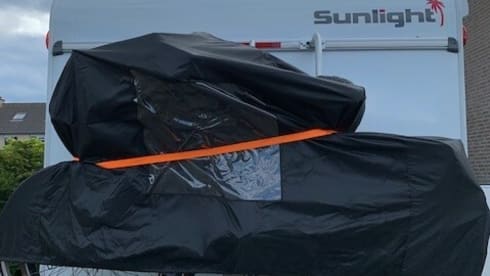 Almost new compact Sunlight (Hymer) type V66 with complete inventory