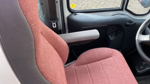Ons huisje – Off-grid 5P alkoof Adria met Maxxfan